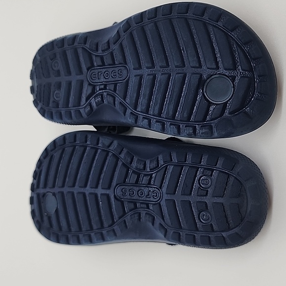 Crocs, thongs - Picture 3 of 3